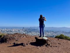 [Photo : Vue à 360° au dessus de San Francisco depuis Twin Peaks]