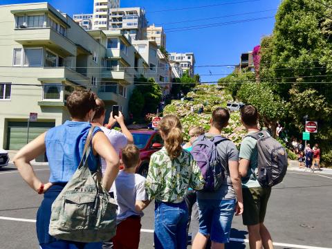 [Photo : San Francisco en famille, Lombard Street]